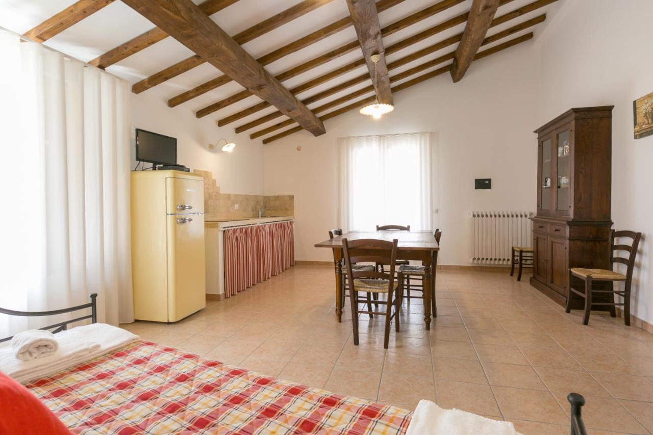 Cottage Zizzolo Riparbella Bagian luar foto